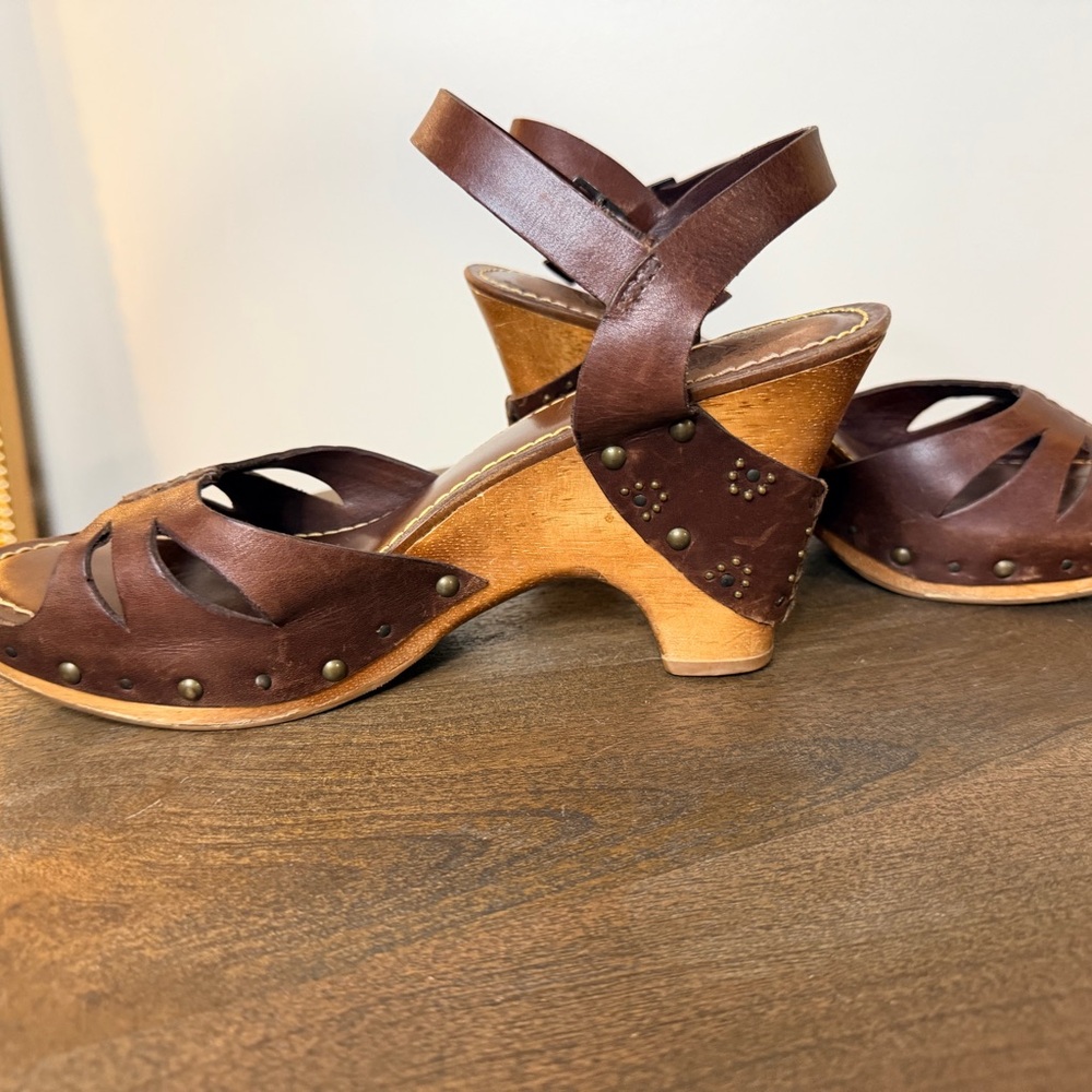 Frye Brown Wood Platform Sandals